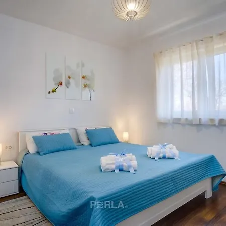 In With Swimming Pool Villa