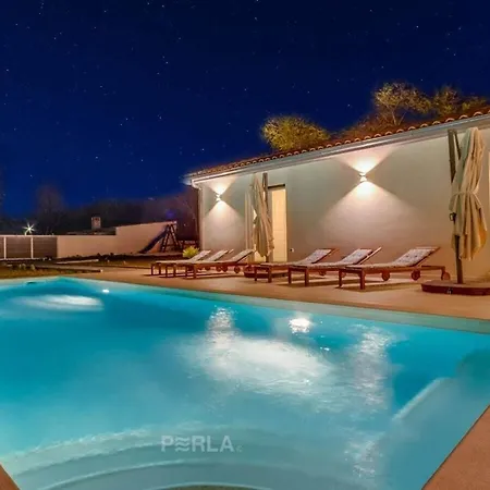 In With Swimming Pool Villa