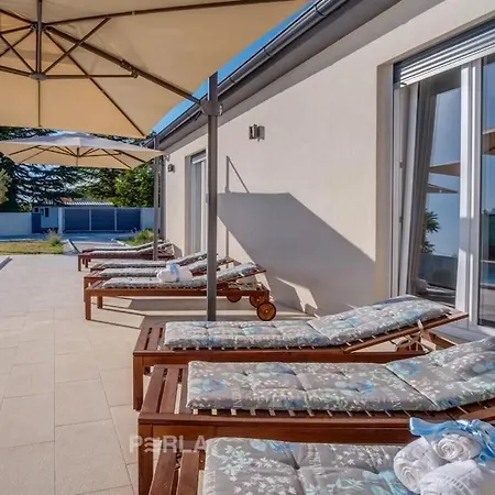 Villa In With Swimming Pool *